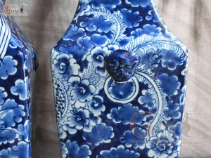 Đôi lọ hoa tai hổ men lam cổ vẽ Phượng băng, cao 45cm