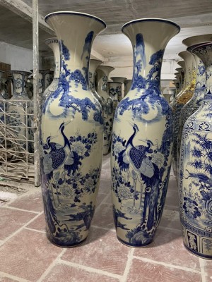 Đôi lọ lộc bình men lam cổ vẽ  cảnh Tùng Hạc, cao 1m55 ( cả chân kê)