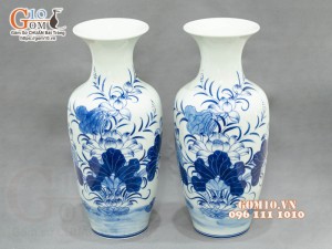 Đôi lộc bình men lam vẽ Sen Đại Cát, cao 25cm