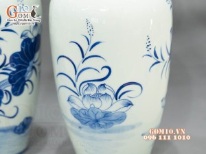 Đôi lộc bình men lam vẽ Sen Đại Cát, cao 25cm