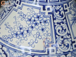 Đôi lọ lộc bình men lam vẽ Tứ Cảnh, cao 1m55 ( cả chân kê)