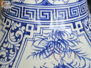 Đôi lọ lộc bình men lam vẽ Tứ Cảnh, cao 1m55 ( cả chân kê)