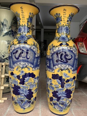 Đôi lọ lộc bình men màu nền vàng vẽ sen Tài Lộc, cao 1m2