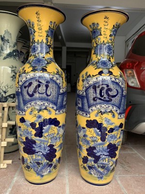 Đôi lọ lộc bình men màu nền vàng vẽ sen Tài Lộc, cao 1m2