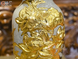 Đôi lọ lộc bình men rạn đắp nổi hoa Sen Cát Tường dát vàng 24k, cao 26cm