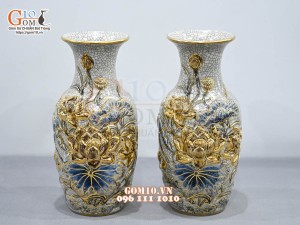 Đôi lọ lộc bình men rạn đắp nổi sen vẽ vàng 24k, cao 27cm