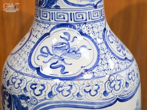 Đôi lọ lộc bình men trắng nhị cảnh Sơn Thuỷ - Công Đào cao 1m55cm (cả chân kê)