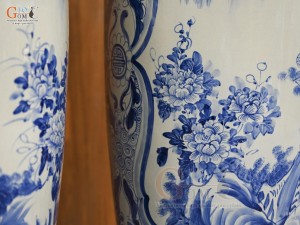 Đôi lọ lộc bình men trắng nhị cảnh Sơn Thuỷ - Công Đào cao 1m55cm (cả chân kê)