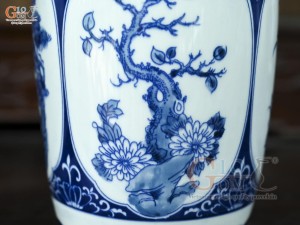 Đôi lọ lộc bình men trắng họa tiết Tứ Cảnh, cao 35cm