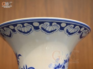 Đôi lọ lộc bình men trắng vẽ Tứ Cảnh Cát Tường, cao 1m75cm (cả chân kê)