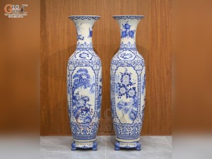 Đôi lọ lộc bình men trắng vẽ Tứ Cảnh Cát Tường, cao 1m75cm (cả chân kê)