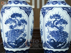 Đôi lọ lộc bình men trắng họa tiết Tứ Cảnh Tài Lộc, cao 60cm