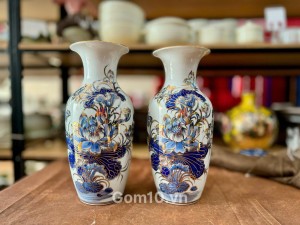 Đôi lọ men lam cổ vẽ hoa sen phú quý, cao 28cm - vẽ vàng 24k