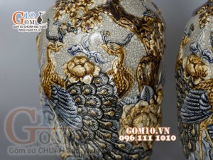 Đôi lọ men rạn đắp nổi Công Đào cao cấp, cao 36cm