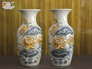 Đôi lộc bình men rạn đắp nổi Sen Cát Tường, cao 35cm