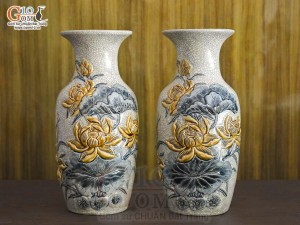 Đôi lộc bình men rạn đắp nổi Sen Cát Tường, cao 35cm