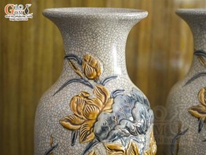 Đôi lộc bình men rạn đắp nổi Sen Cát Tường, cao 35cm