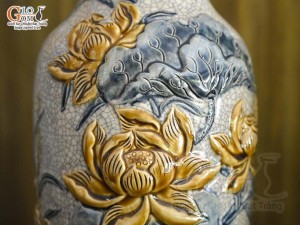 Đôi lộc bình men rạn đắp nổi Sen Cát Tường, cao 35cm