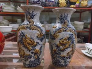 Đôi lọ men rạn đắp nổi Long Ngư hý thủy cao 22cm