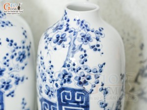 Đôi lọ tu hú men lam vẽ Mai Cài Thọ, cao 26cm