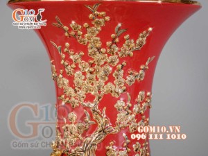 Đôi lộc bình đắp nổi Công Đào vẽ vàng 24k, nền đỏ - cao 140cm