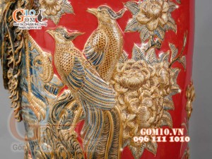 Đôi lộc bình đắp nổi Công Đào vẽ vàng 24k, nền đỏ - cao 140cm