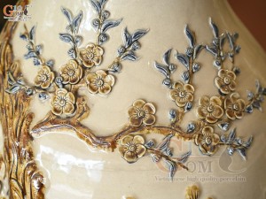 Đôi lộc bình men hoàng tộc đắp nổi Công Đào Phú Quý, cao 1m2