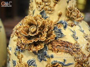 Đôi lộc bình men hoàng tộc đắp nổi Công đào, 45cm (kênh hoa)