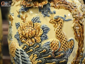 Đôi lộc bình men hoàng tộc đắp nổi Công đào, 45cm (kênh hoa)