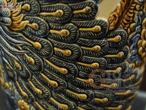 Đôi lộc bình men hoàng tộc đắp nổi Công đào, 45cm (kênh hoa)