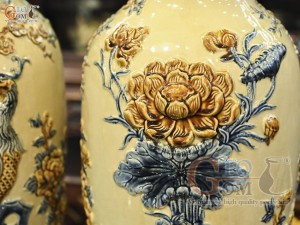 Đôi lộc bình men hoàng tộc đắp nổi Công đào, 45cm (kênh hoa)