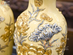 Đôi lộc bình men hoàng tộc đắp nổi Sen Cát Tường vẽ vàng 24k, cao 55cm