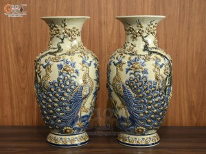 Đôi lộc bình men hoàng tộc đắp nổi Công Đào, cao 50cm