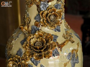 Đôi lộc bình men hoàng tộc đắp nổi Công Đào Phú Quý, cao 1m4