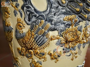 Đôi lộc bình men hoàng tộc đắp nổi Công Đào Phú Quý, cao 1m4