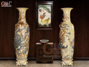 Đôi lộc bình men hoàng tộc đắp nổi Công Đào Phú Quý kênh, cao 1m4