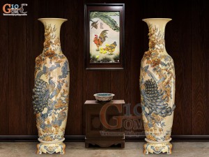 Đôi lộc bình men hoàng tộc đắp nổi Công Đào Phú Quý kênh, cao 1m4