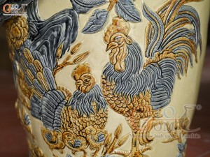 Đôi lộc bình men hoàng tộc đắp nổi Công Đào Phú Quý kênh, cao 1m4