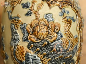 Đôi lộc bình men hoàng tộc đắp nổi Công đào, 60cm