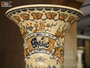 Đôi lộc bình men hoàng tộc đắp nổi tứ cảnh Phúc Đức, cao 1m6