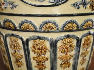 Đôi lộc bình men hoàng tộc đắp nổi tứ cảnh Phúc Đức, cao 1m6