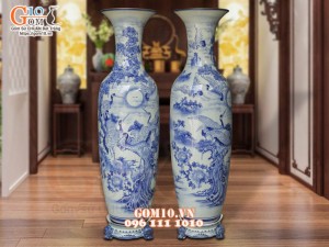Đôi lộc bình men lam cổ họa tiết Bách Hạc Quần Tùng, cao 1m75