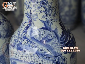 Đôi lộc bình men lam cổ họa tiết Bích Thu Đồ, cao 1m55