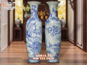 Đôi lộc bình men lam cổ họa tiết Tùng Hạc Diên Niên, cao 1m55