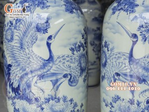 Đôi lộc bình men lam cổ họa tiết Tùng Hạc Diên Niên, cao 1m55