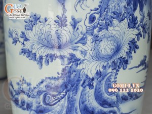 Đôi lộc bình men lam cổ họa tiết Tùng Hạc Diên Niên, cao 1m55