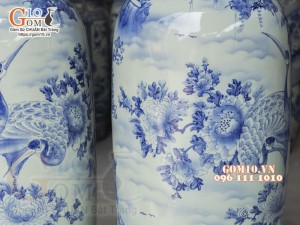 Đôi lộc bình men lam cổ họa tiết Tùng Hạc Diên Niên, cao 1m55