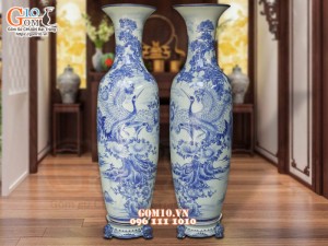 Đôi lộc bình men lam cổ họa tiết Tùng Hạc Diên Niên, cao 1m75