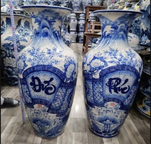 Đôi lộc bình men lam cổ vẽ hoa sen Phúc Đức, cao 70cm