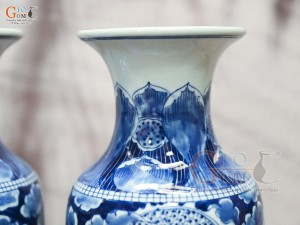 Đôi lộc bình men lam cổ vẽ Long Ẩn băng, cao 33cm